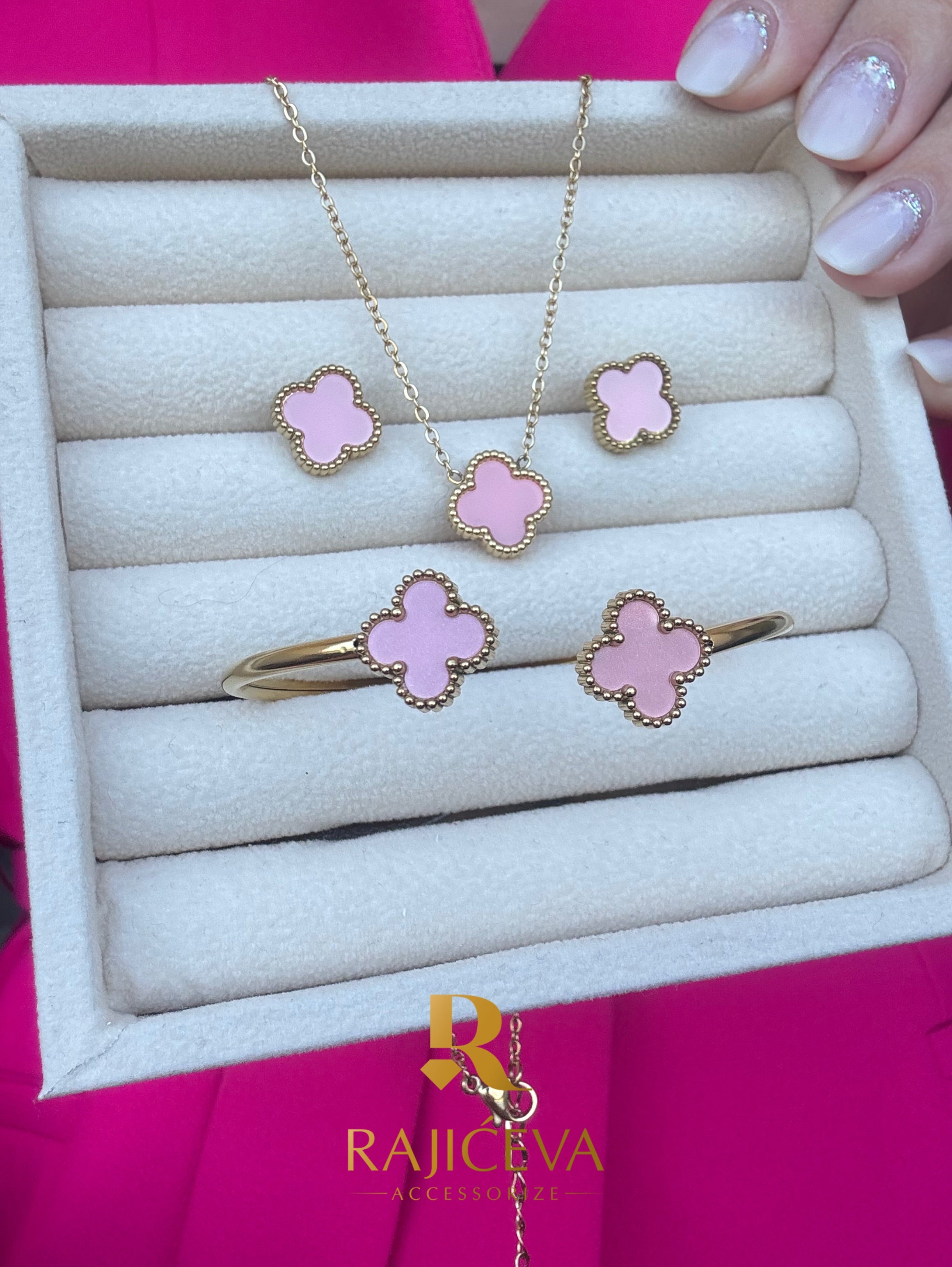 Sefora set nakita roze od hirurškog čelika sa detelinama 3/1 – ogrlica, narukvica i minđuše
