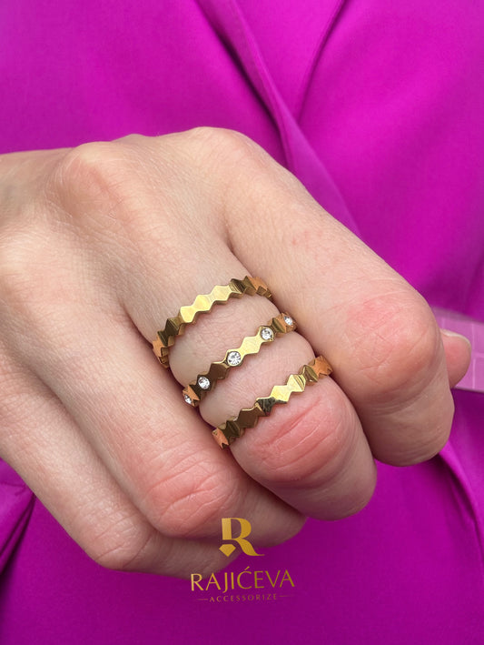 Lara 3u1 zlatni prsten od hirurškog čelika 316L na ruci