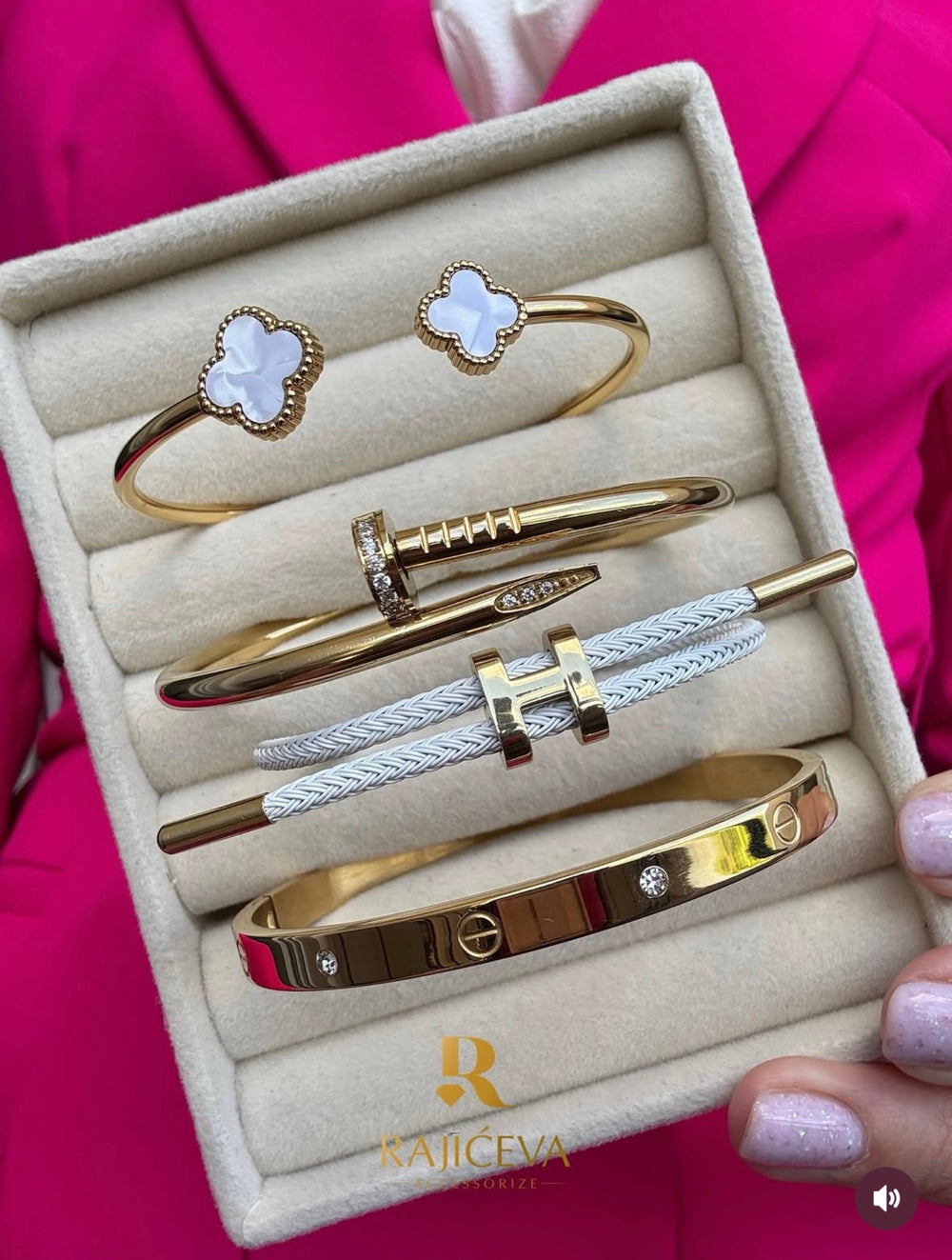 set narukvica od hirurškog čelika Love Ekser Lora Sefora belo zlatna
