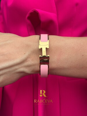 Hera svetlo roze